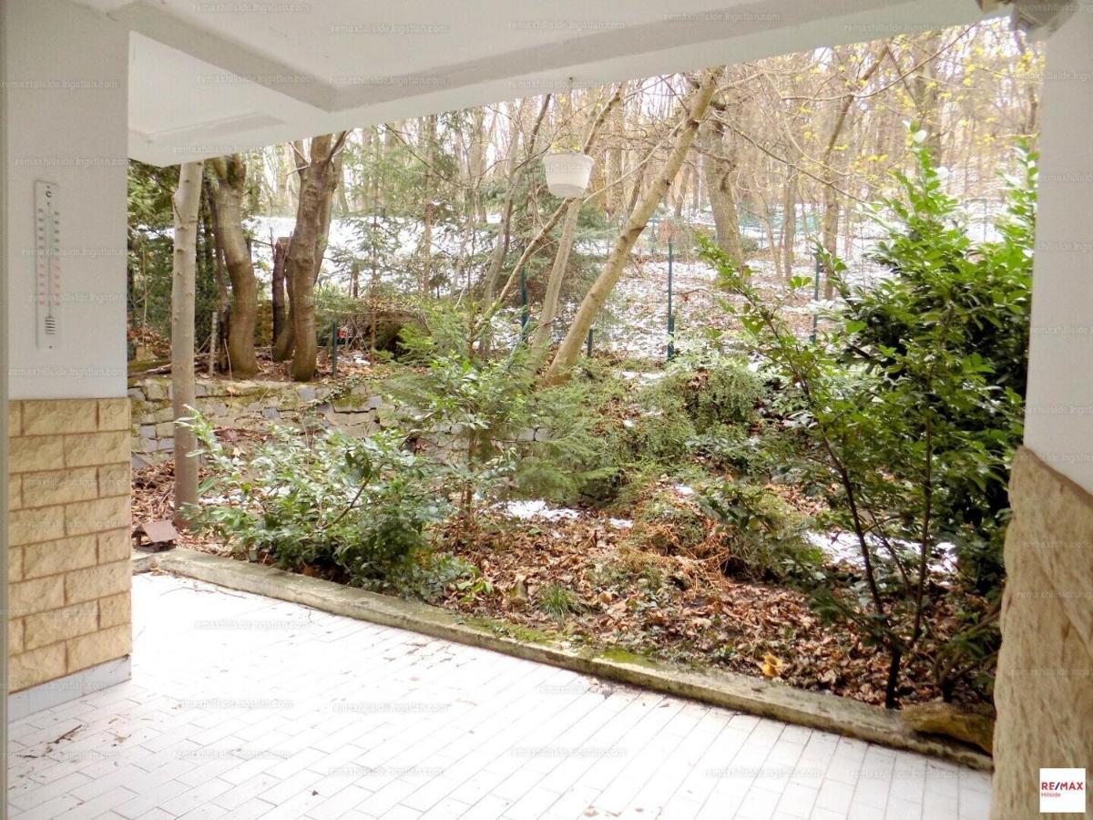 Romantic Two Bedroom Apartments In The Hills Of Budapest With Private Parking Exterior foto