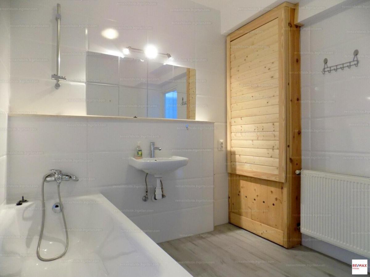 Romantic Two Bedroom Apartments In The Hills Of Budapest With Private Parking Exterior foto