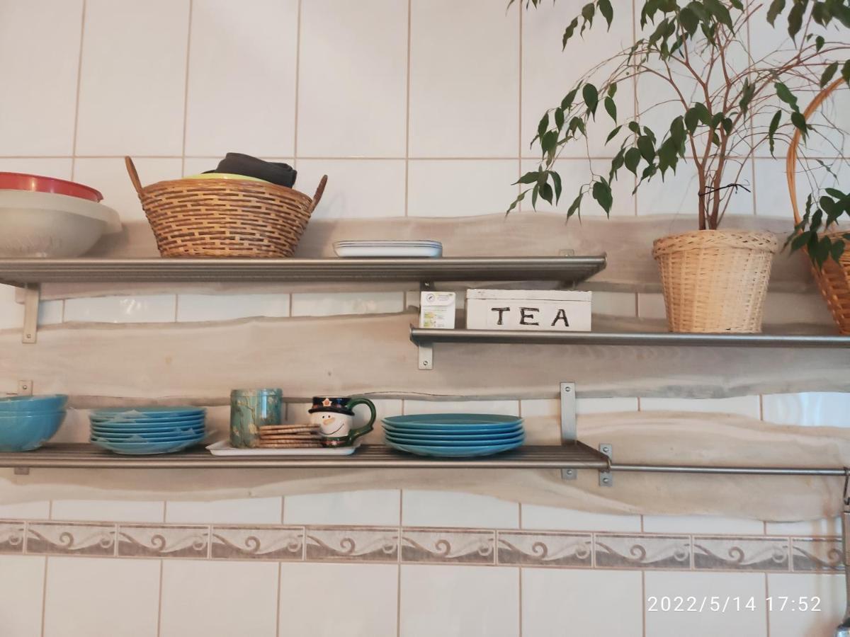 Romantic Two Bedroom Apartments In The Hills Of Budapest With Private Parking Exterior foto
