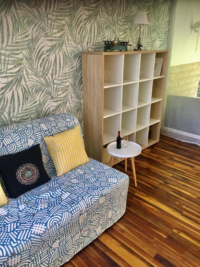 Romantic Two Bedroom Apartments In The Hills Of Budapest With Private Parking Exterior foto